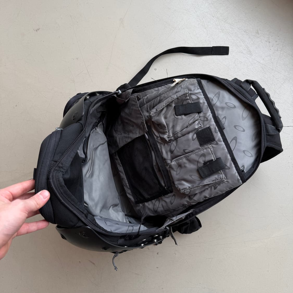 오클리 하드쉘 백팩 상품이미지4