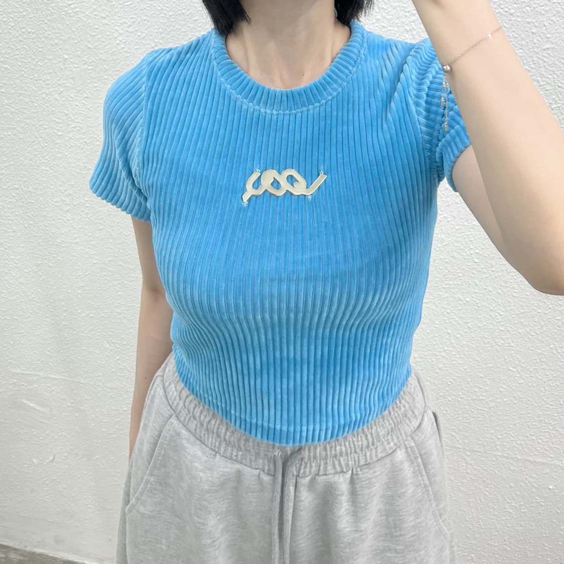 LEEY 센터로고 스카이블루 벨벳 반팔 상품이미지4