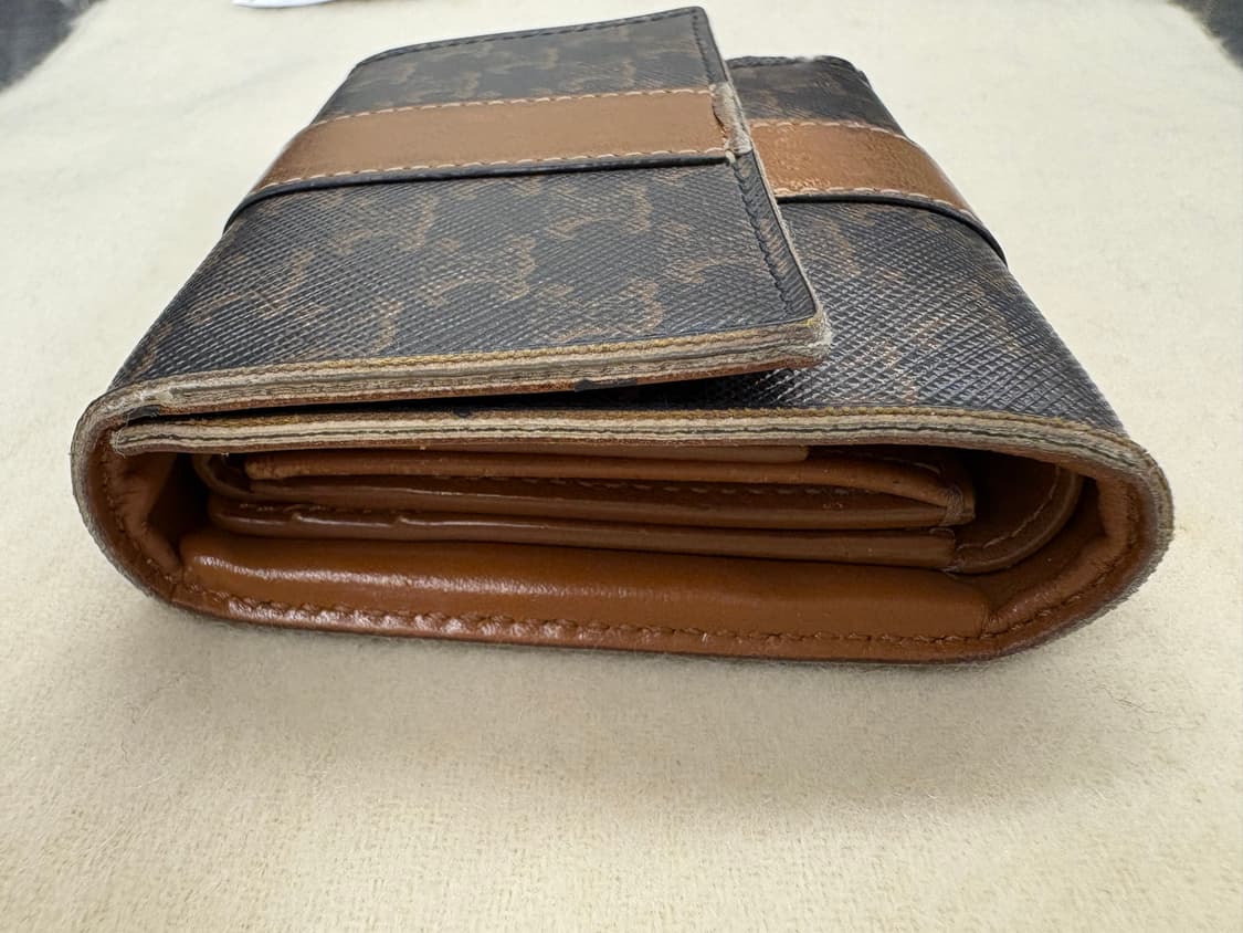 셀린느 메카담 트라이폴드 지갑 상품이미지2