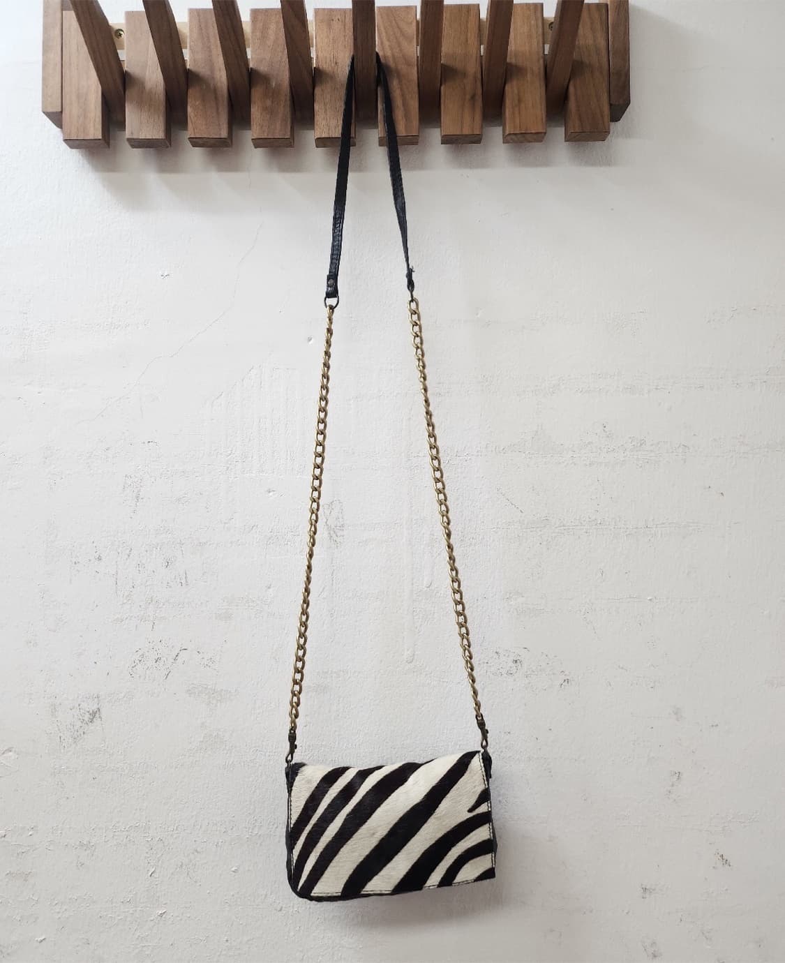 Theory 띠어리 올드라인 송치 천연 양피 크로스백 상품이미지2