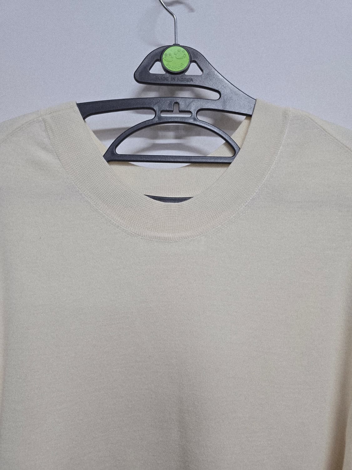 미샤 아이보리색 니트 스웨터 언발란싱 상품이미지5