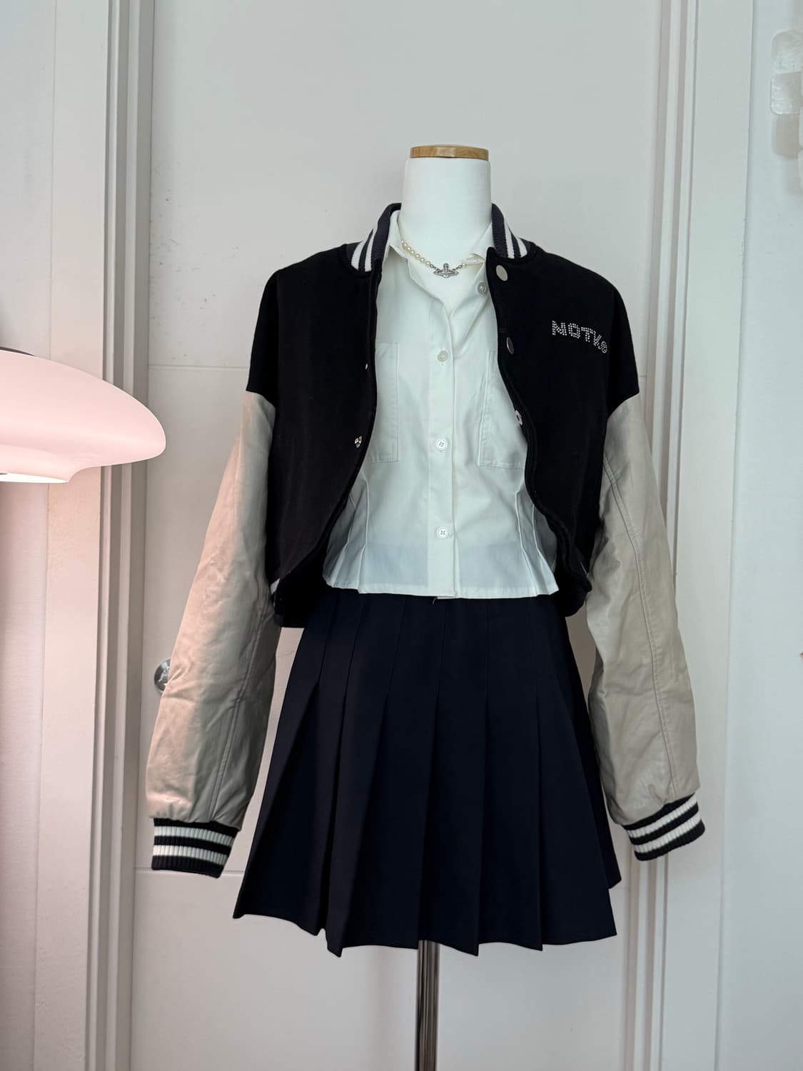 낫노잉 크롭 커브드 바시티 자켓 상품이미지2