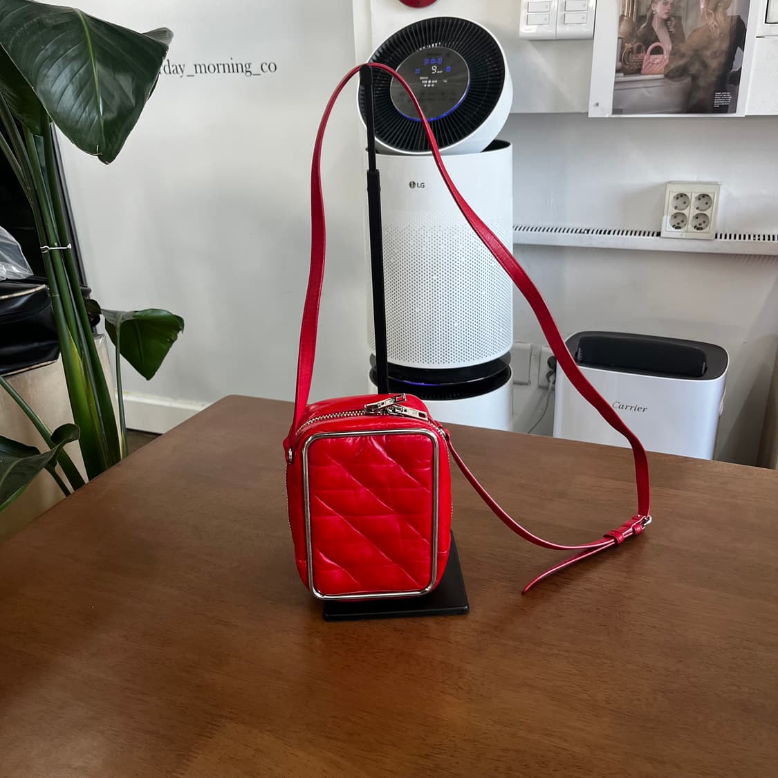 알렉산더왕 퀼팅 레더 크로스백 상품이미지1