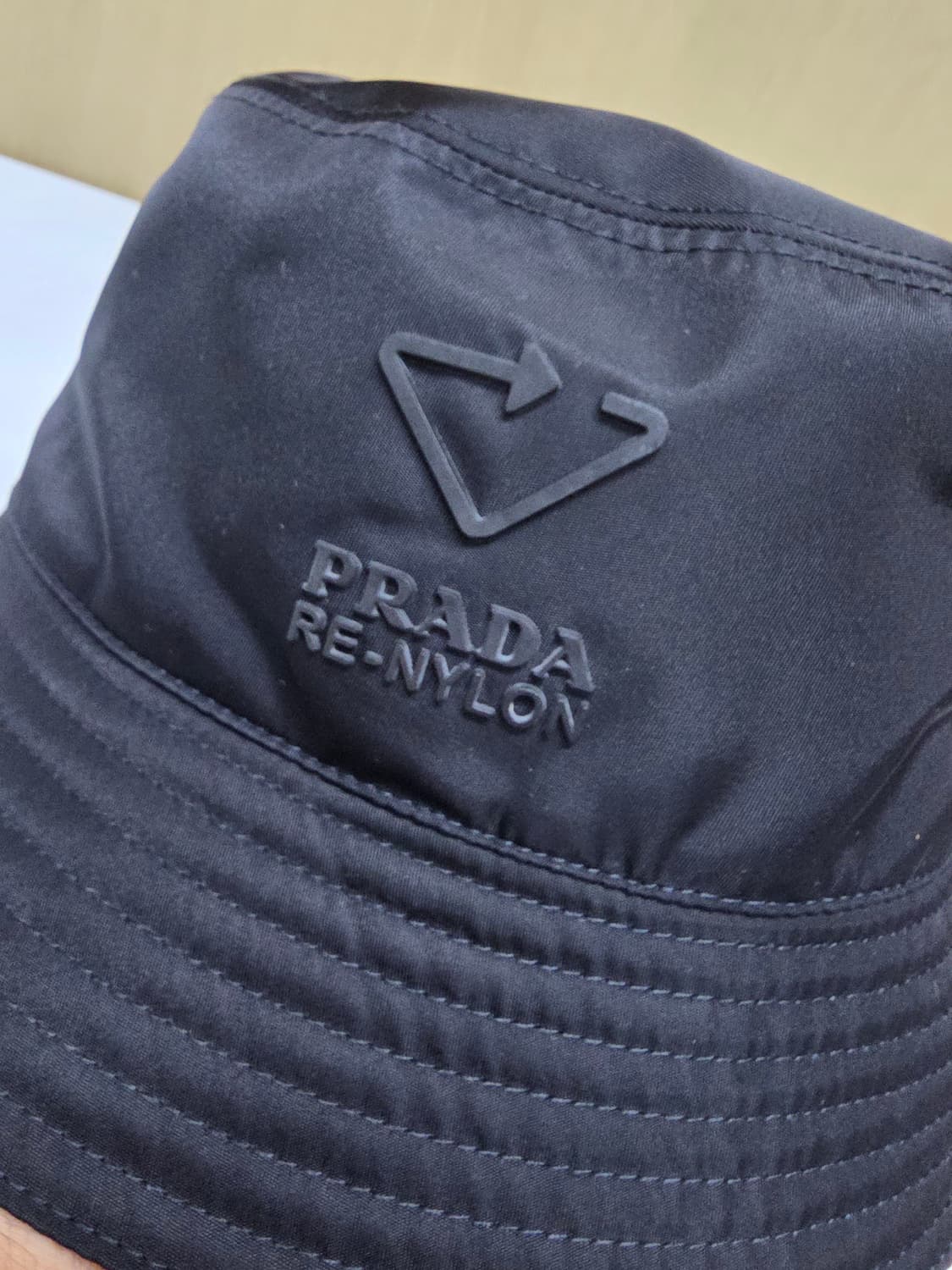 프라다 리나일론 버킷햇 상품이미지2