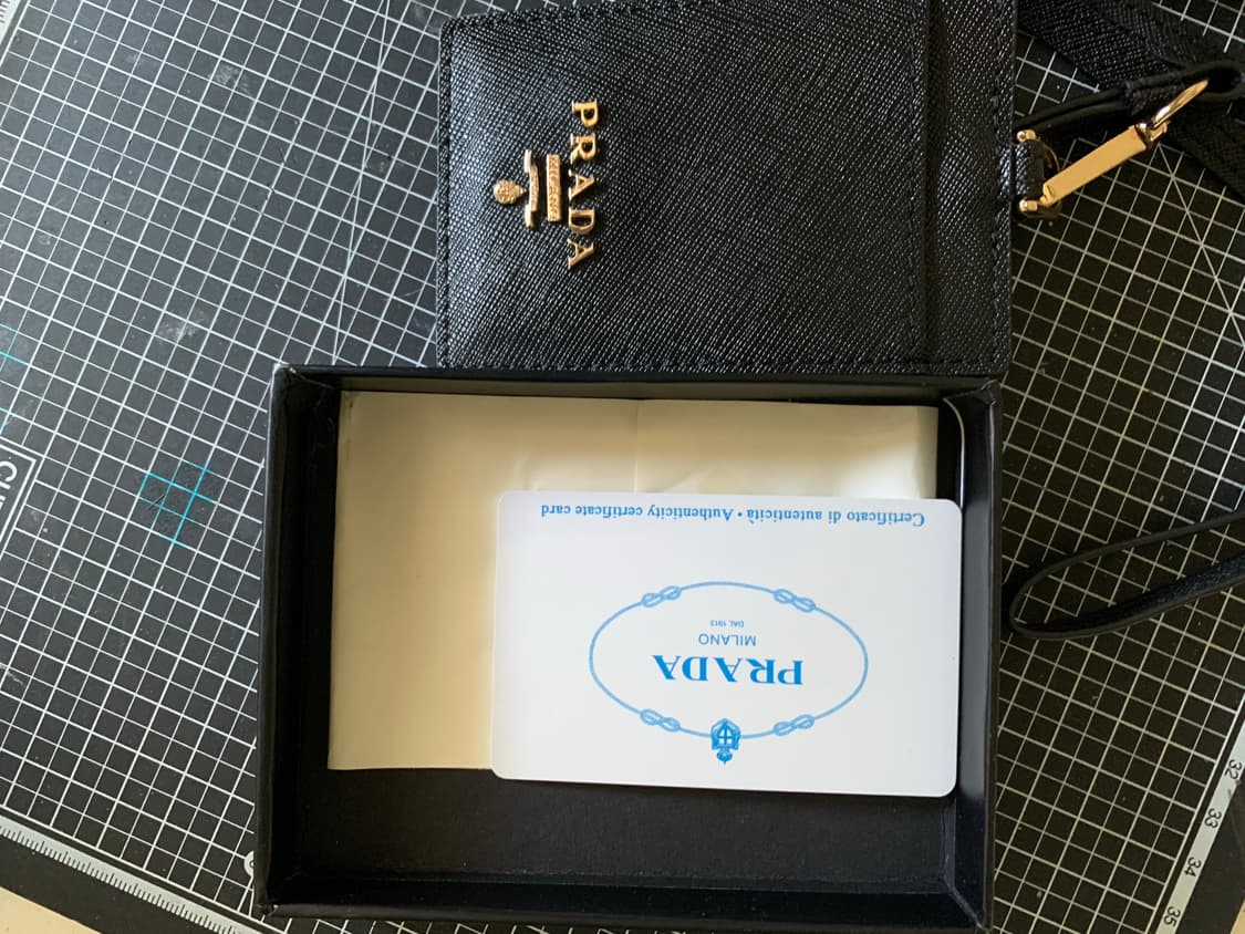 프라다 목걸이형 카드지갑  상품이미지3