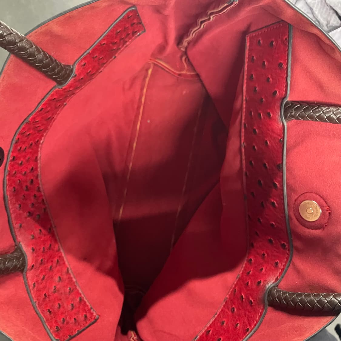 A red ostrich leather tote bag 상품이미지3