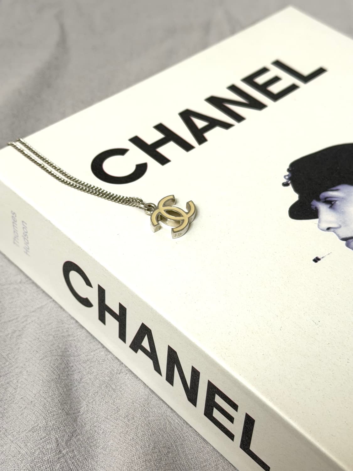 샤넬 CC 로고 에폭시목걸이 제니목걸이 상품이미지4