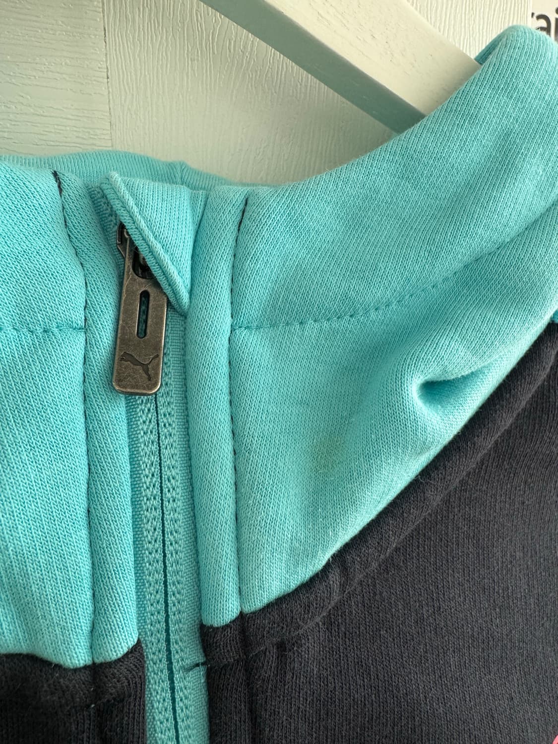 [L] 맨체스터 시티 23년 내한 한정판 푸마 트래블 자켓 (후드 집업) 상품이미지4