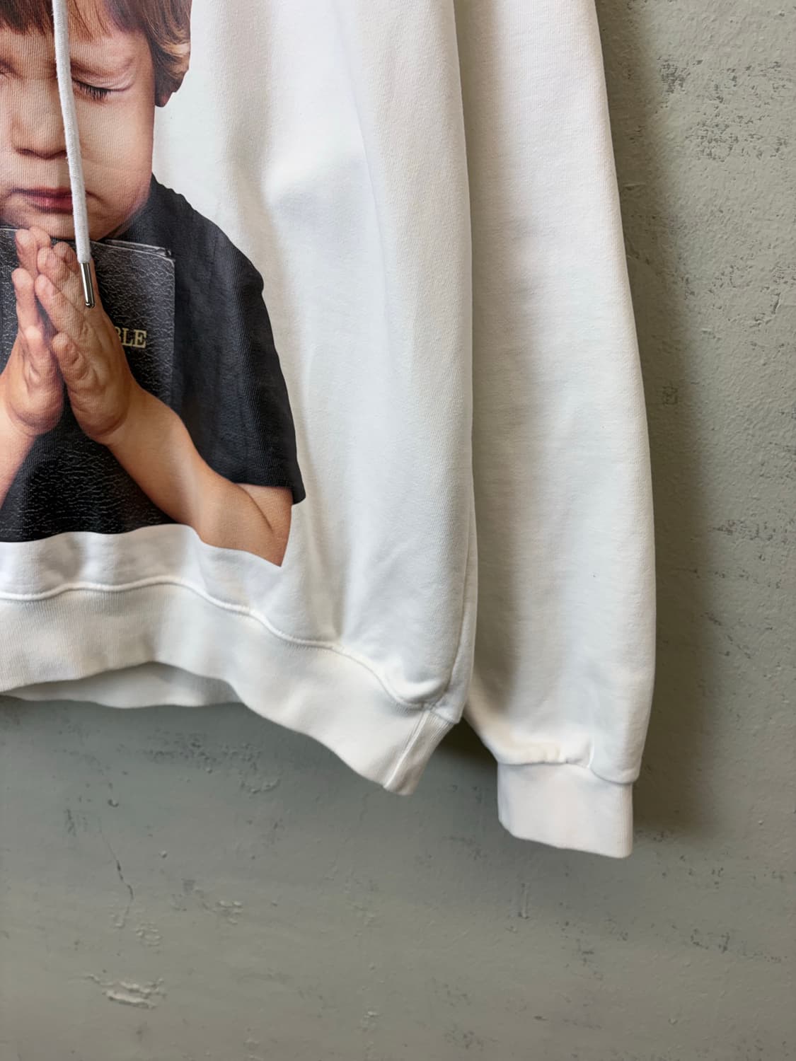 아크메드라비 프린팅 화이트 후드티 상품이미지4