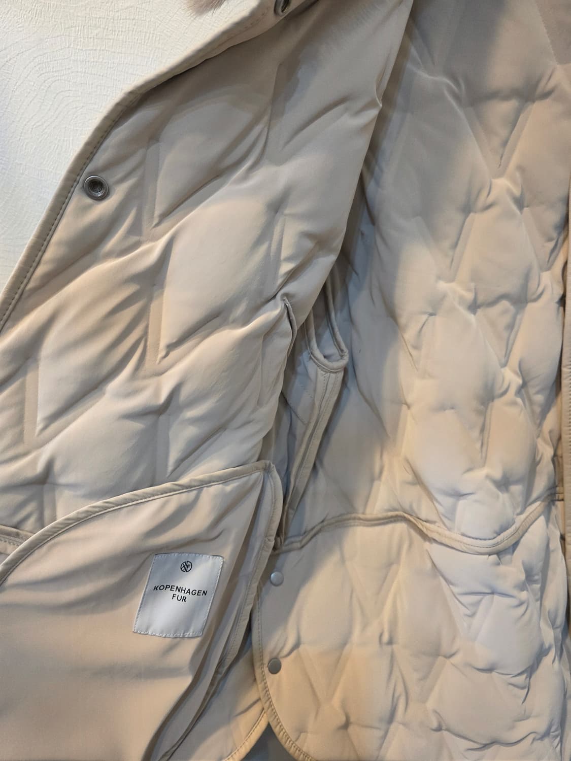 박춘무 밍크 카라 퀼티드 페이크 다운코트 상품이미지7