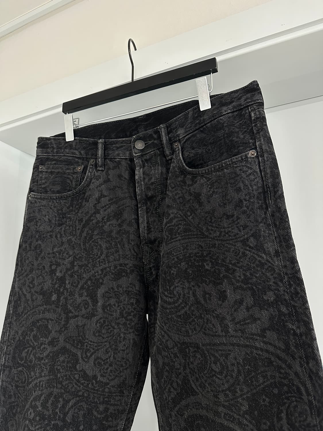 아크네스튜디오 페이즐리 흑청 데님 31 상품이미지3