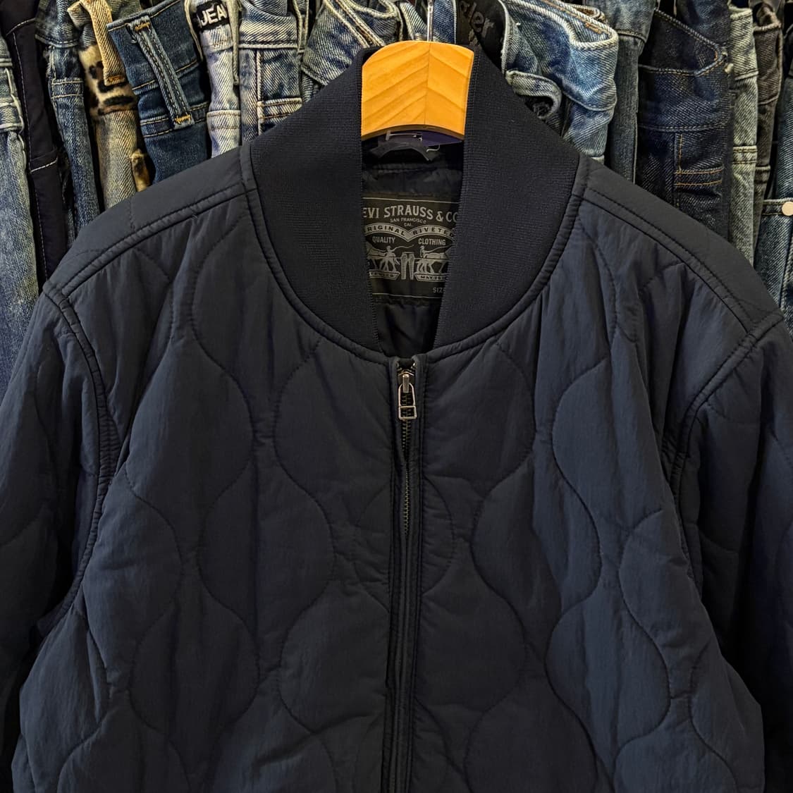 리바이스 블랙 퀄팅 봄버 자켓 L 상품이미지2