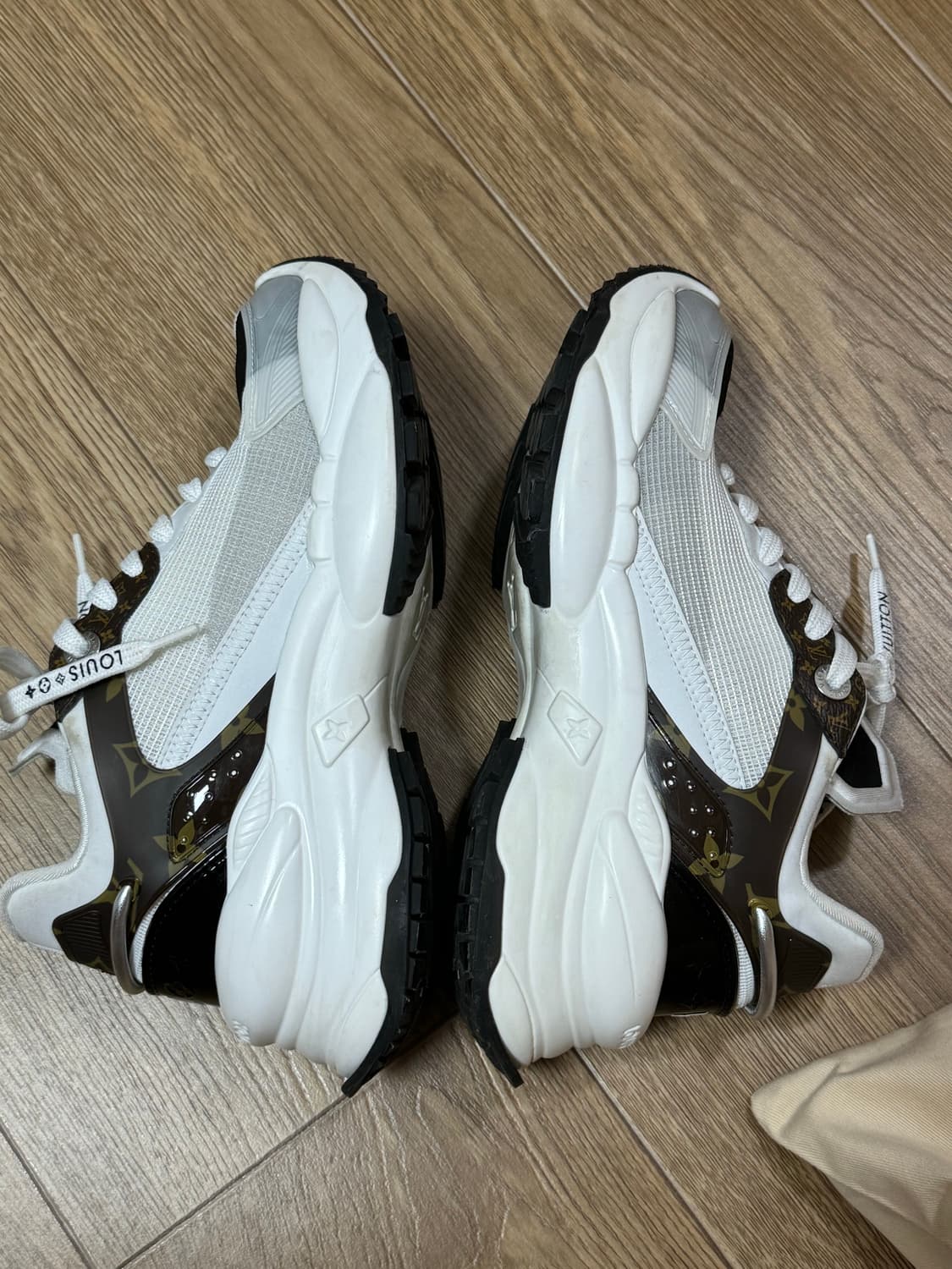 루이비통 런55 36.5 상품이미지3