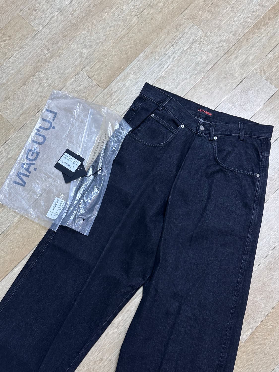 [32] 루단 플리츠 데님 팬츠 블랙 상품이미지2