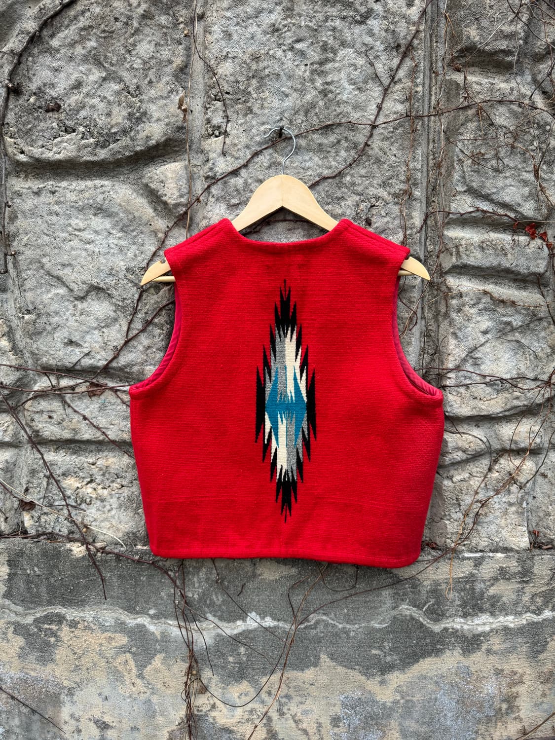 센티넬라 나바호 네이티브 무늬 구형라벨 오르테가 치마요 베스트 조끼 레드 상품이미지2