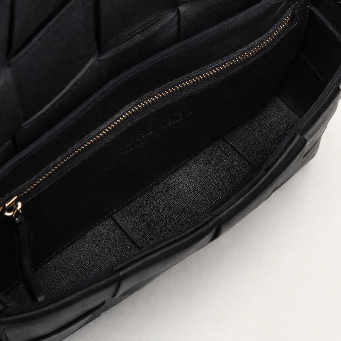 [S급] 보테가베네타 레더 카세트백 판매합니다!!! 상품이미지2