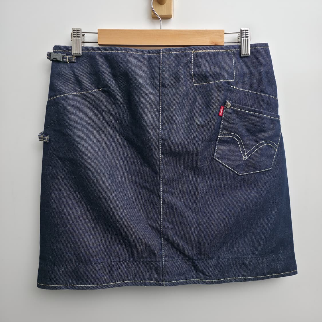 리바이스 엔지니어드진 버클 랩 데님 스커트 상품이미지2