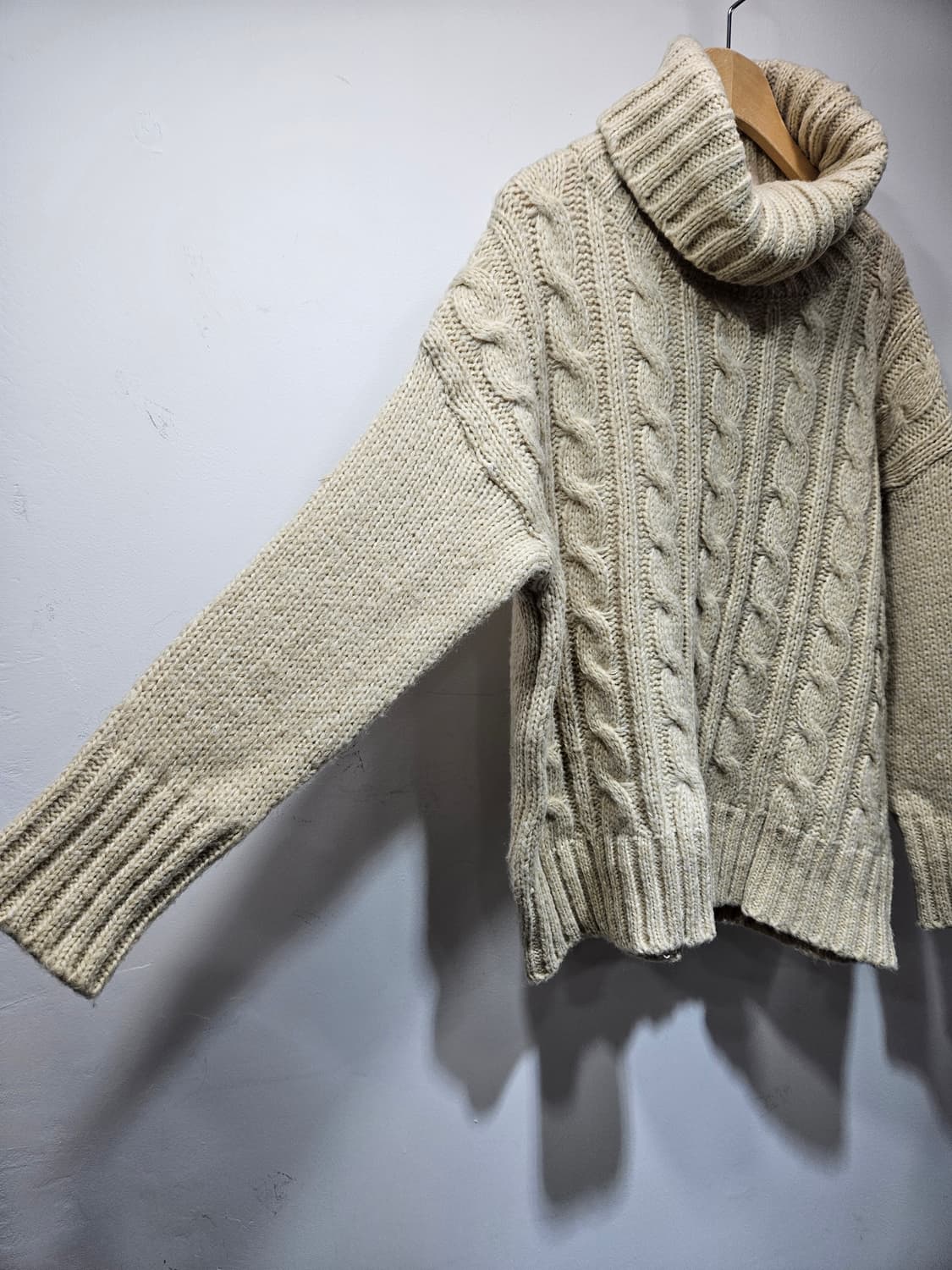 꽈배기 터틀넥 니트 상품이미지2