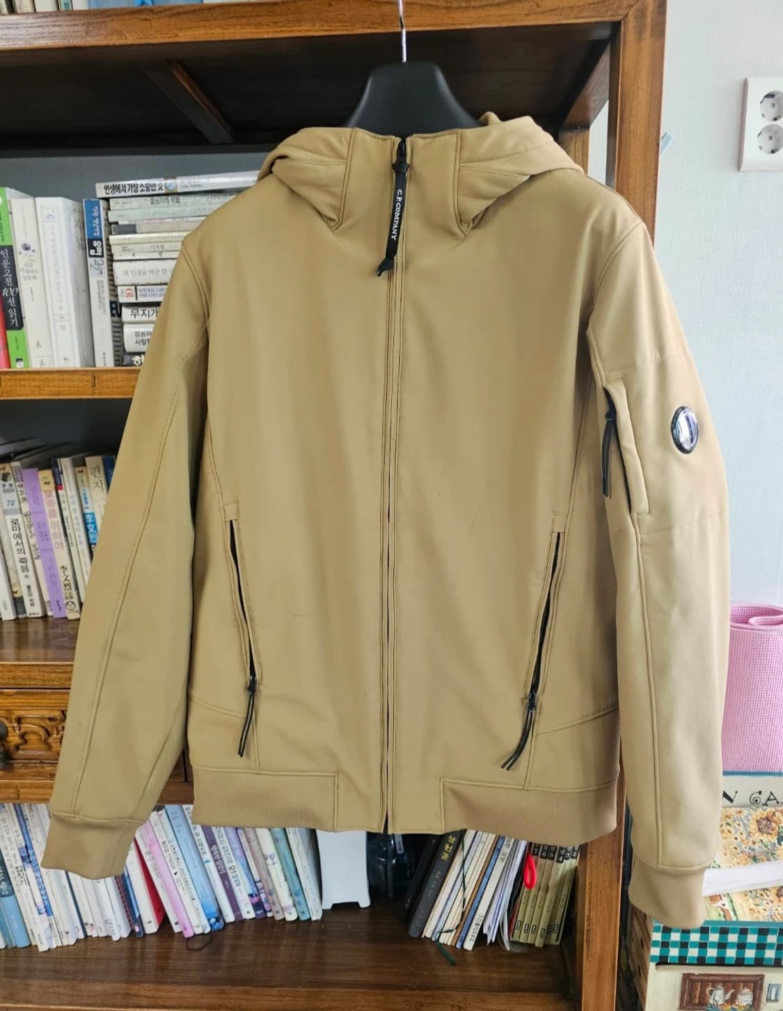 100-105사이즈)씨피컴퍼니 나일론 자켓 팔아요 cp컴퍼니 바람막이 l 상품이미지1
