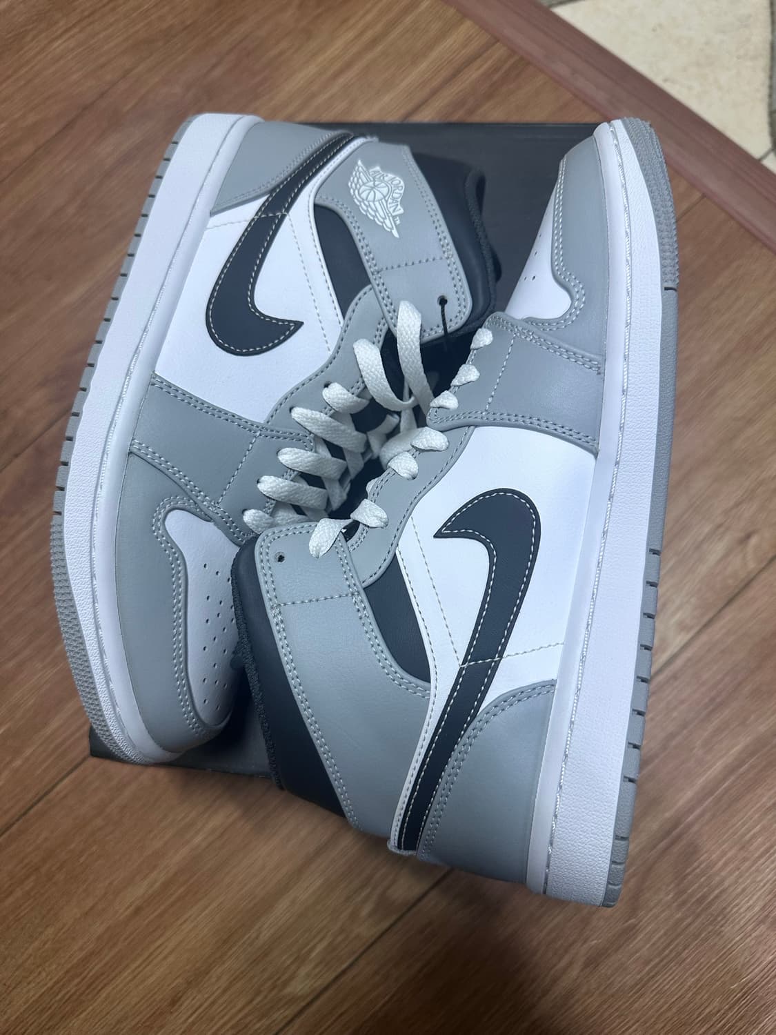 나이키 조던1 미드 라이트 스모크그레이 250 상품이미지4