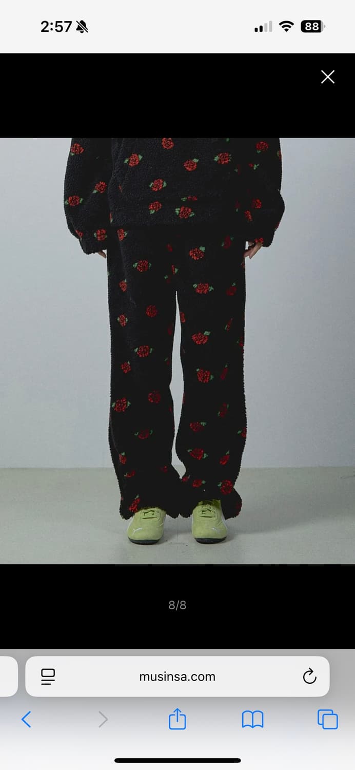 유희 ROSE PATTERN FLEECE PANTS BLACK 상품이미지2