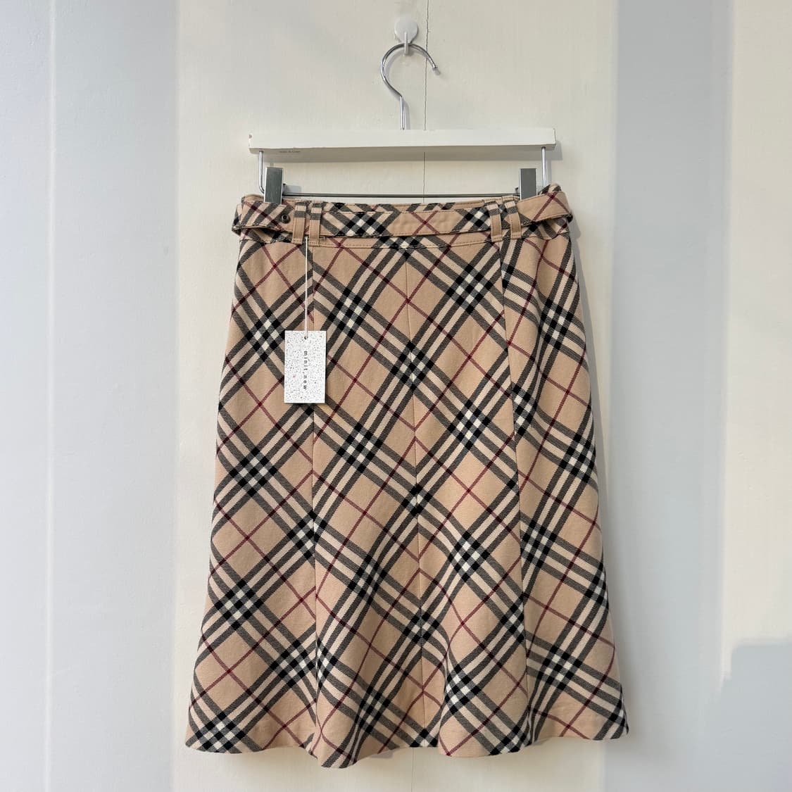 버버리 블루라벨 베이지 노바체크 벨티드 미디스커트 상품이미지2
