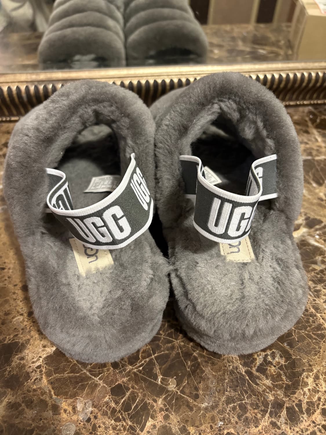 UGG 플러프 예 슬라이드 그레이 상품이미지1