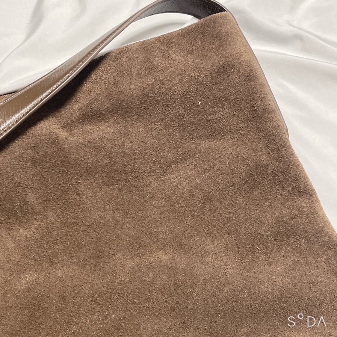 URAGO 유라고 Suede hobo bag 상품이미지10