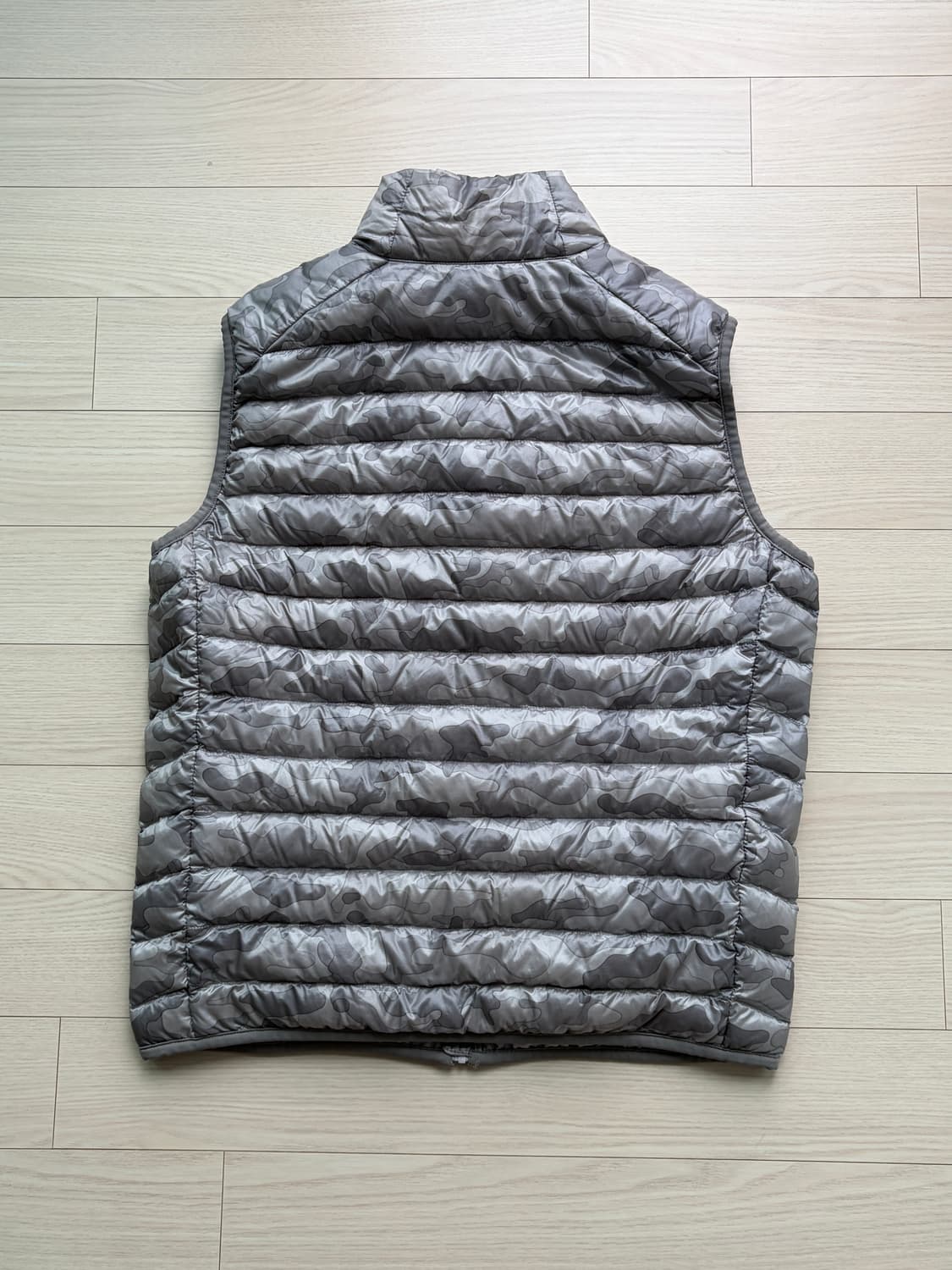 유니클로 화이트 카모 패딩 조끼 베이프맛 L (100)  상품이미지2