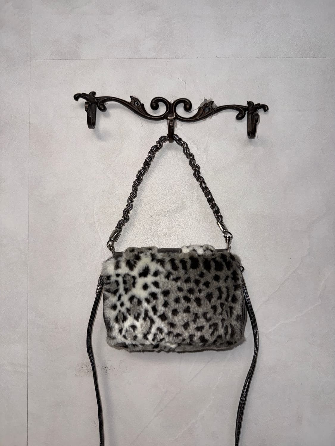 Gray fur leopard chain mini two way bag 상품이미지5