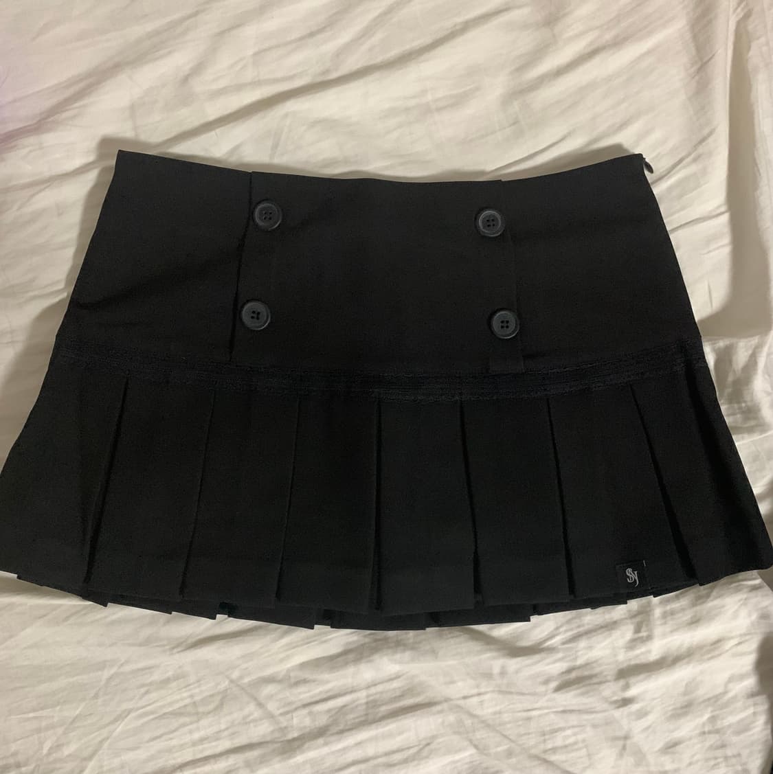 BUTTON LACE PLEATED SKIRT BLACK 상품이미지2