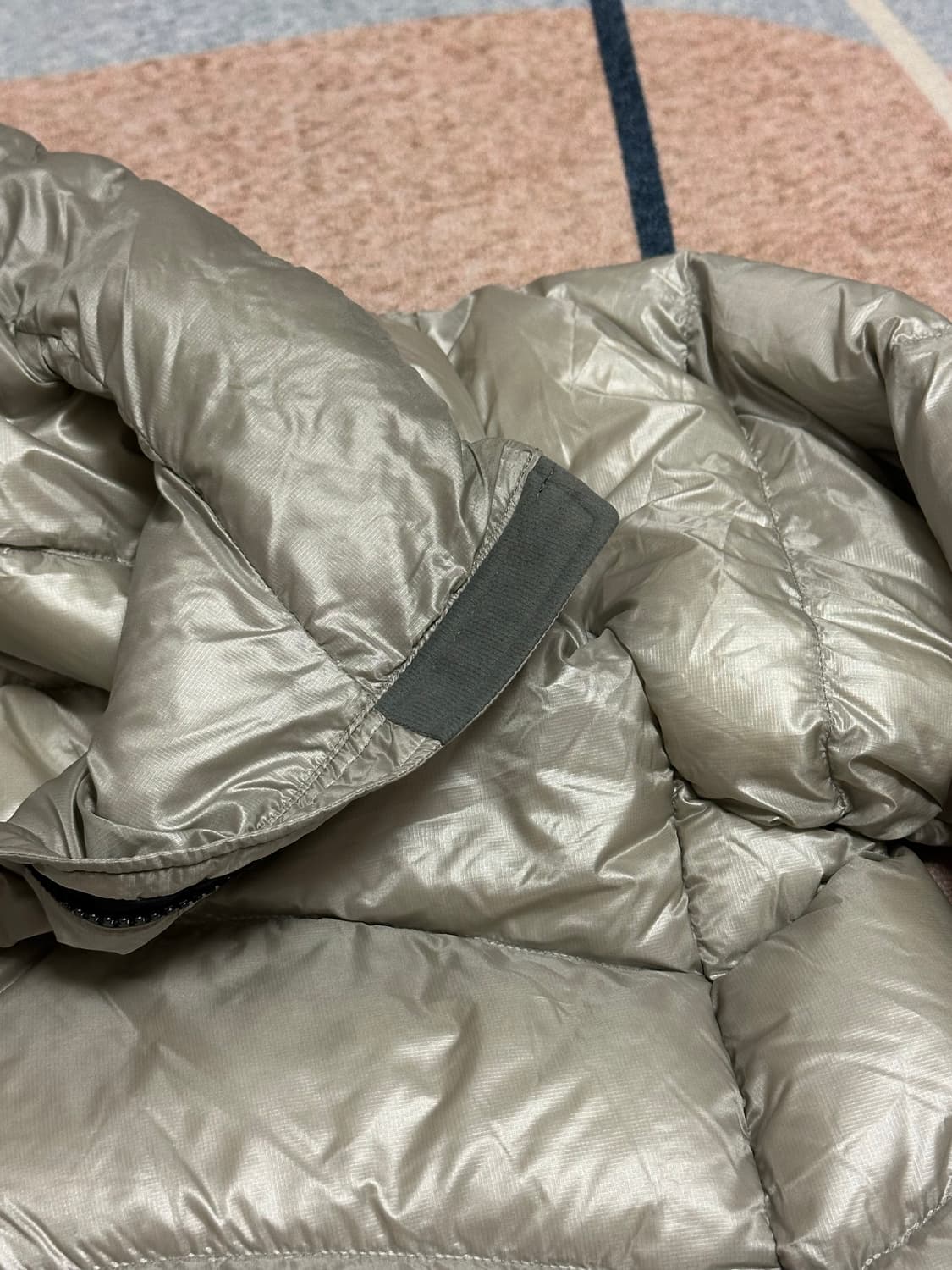 [M] 노스페이스 아콘카구아 경량패딩 클레이 그레이 (일본판) 상품이미지2