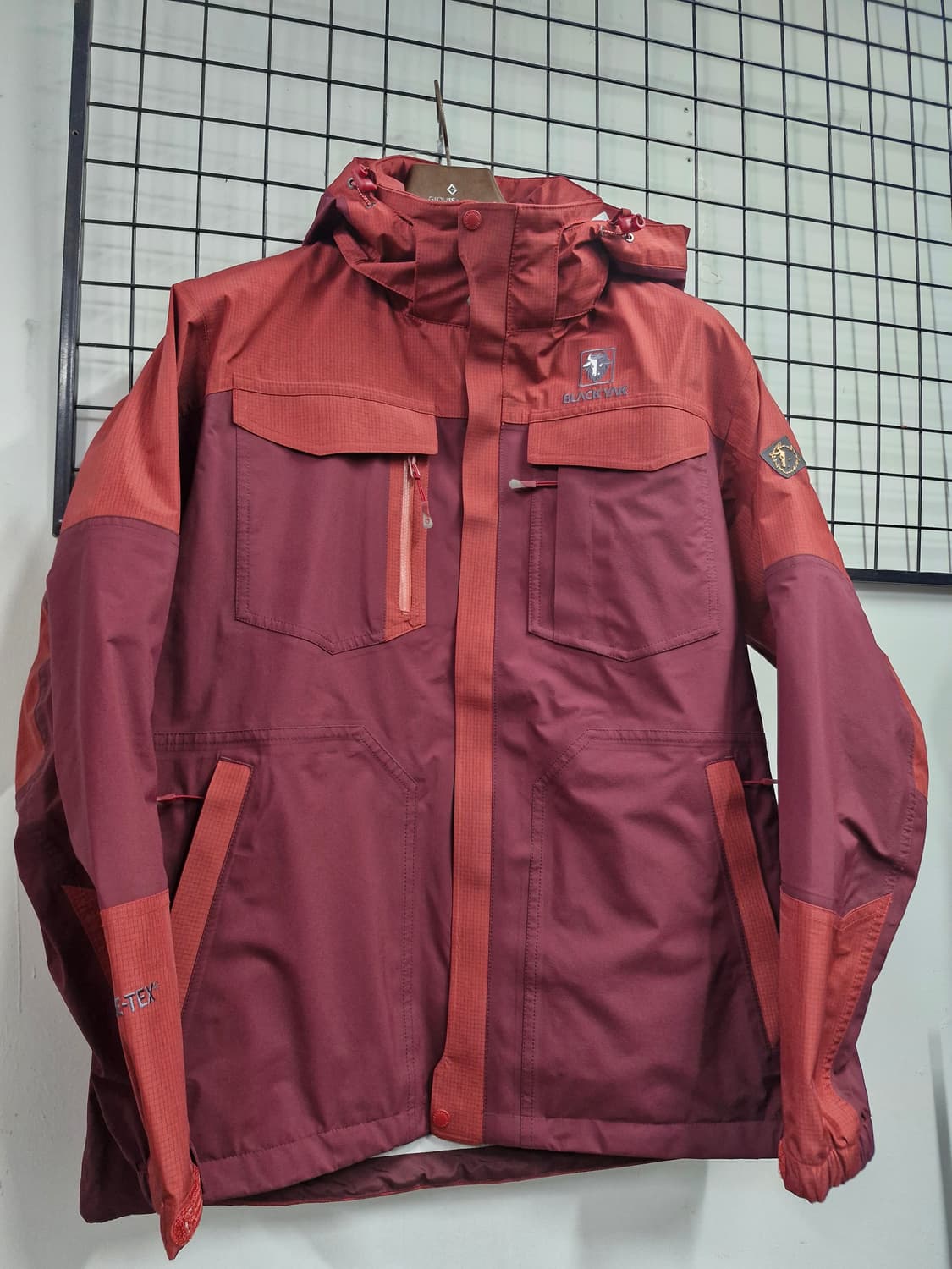 100L 블랙야크 저스트 고어텍스 후드 자켓. 상품이미지2