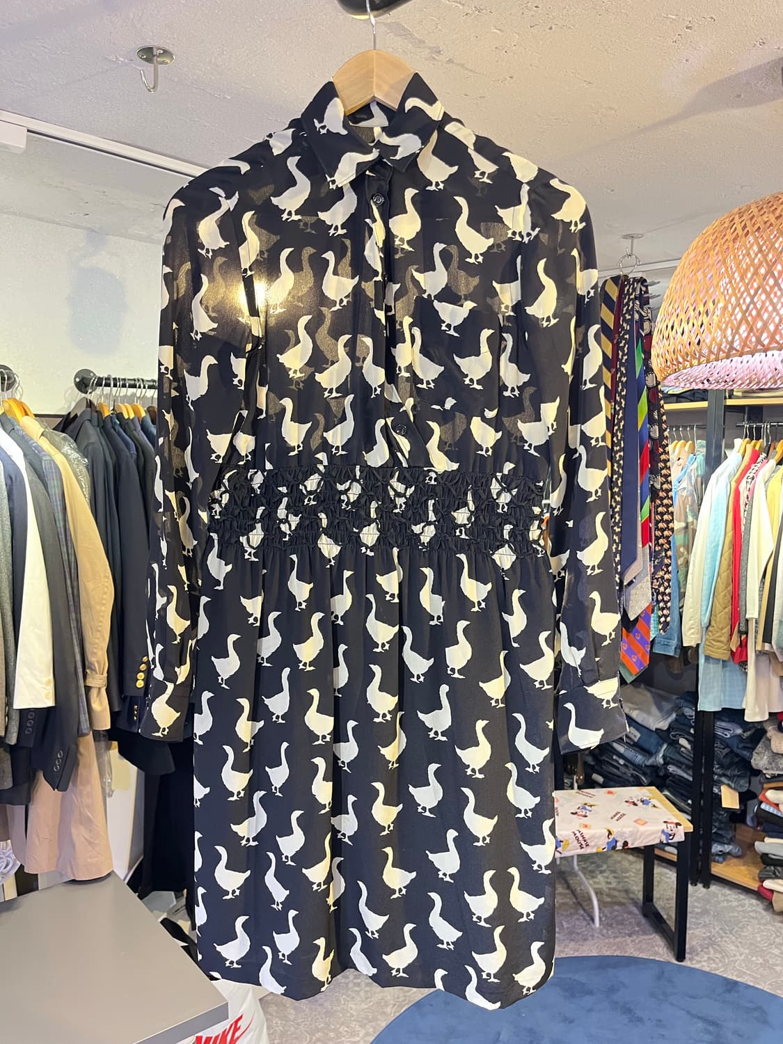 모스키노 칩앤시크 구스 프린트 실크 원피스 (이탈리아제) 상품이미지1