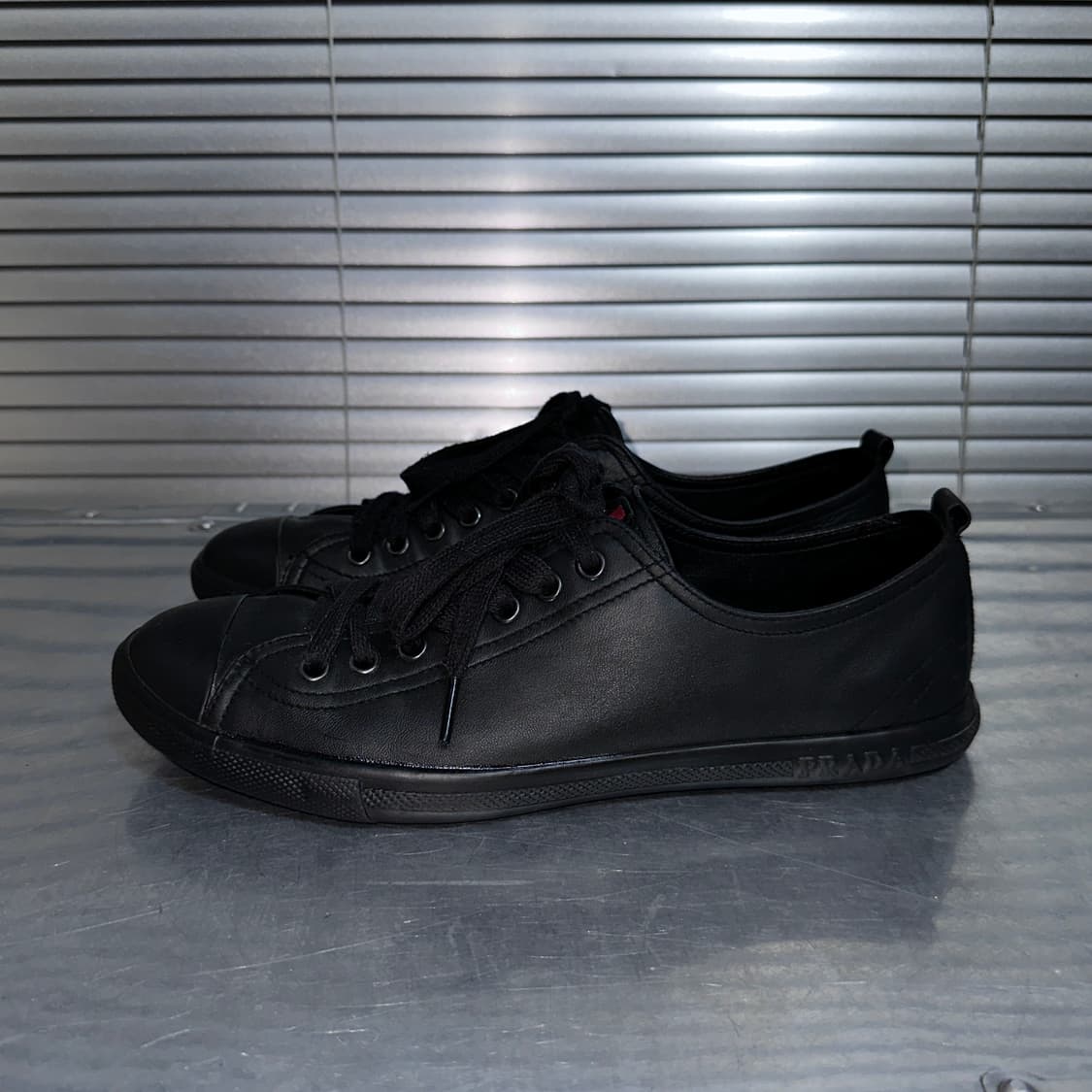 00s 빈티지 프라다 스포츠 가죽 스니커즈 상품이미지4