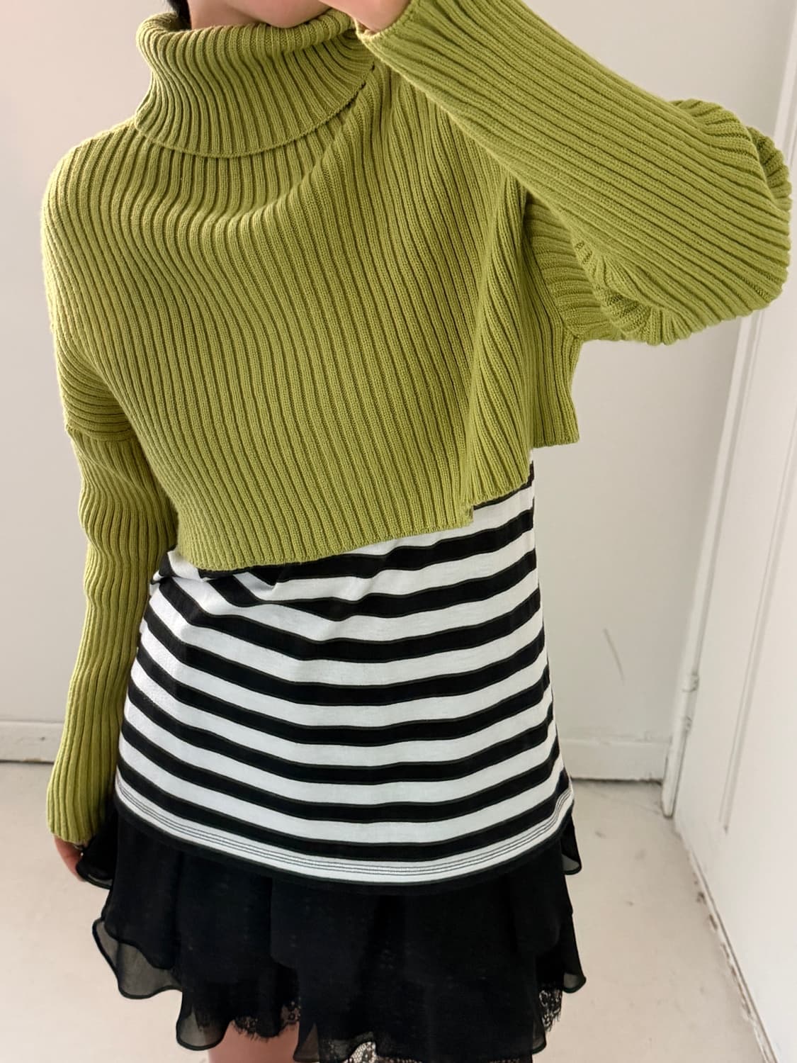 일본빈티지 올리브 크롭 터틀넥 니트 상품이미지1