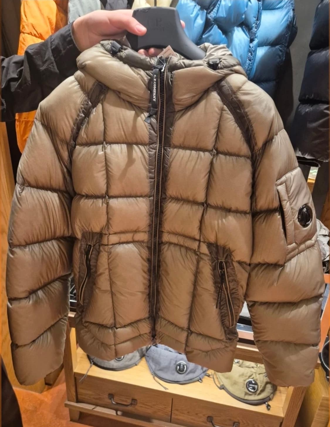 C.P. 컴퍼니 D.D. 쉘 후드 다운 자켓 펀가이 그레이 - 25FW 상품이미지3