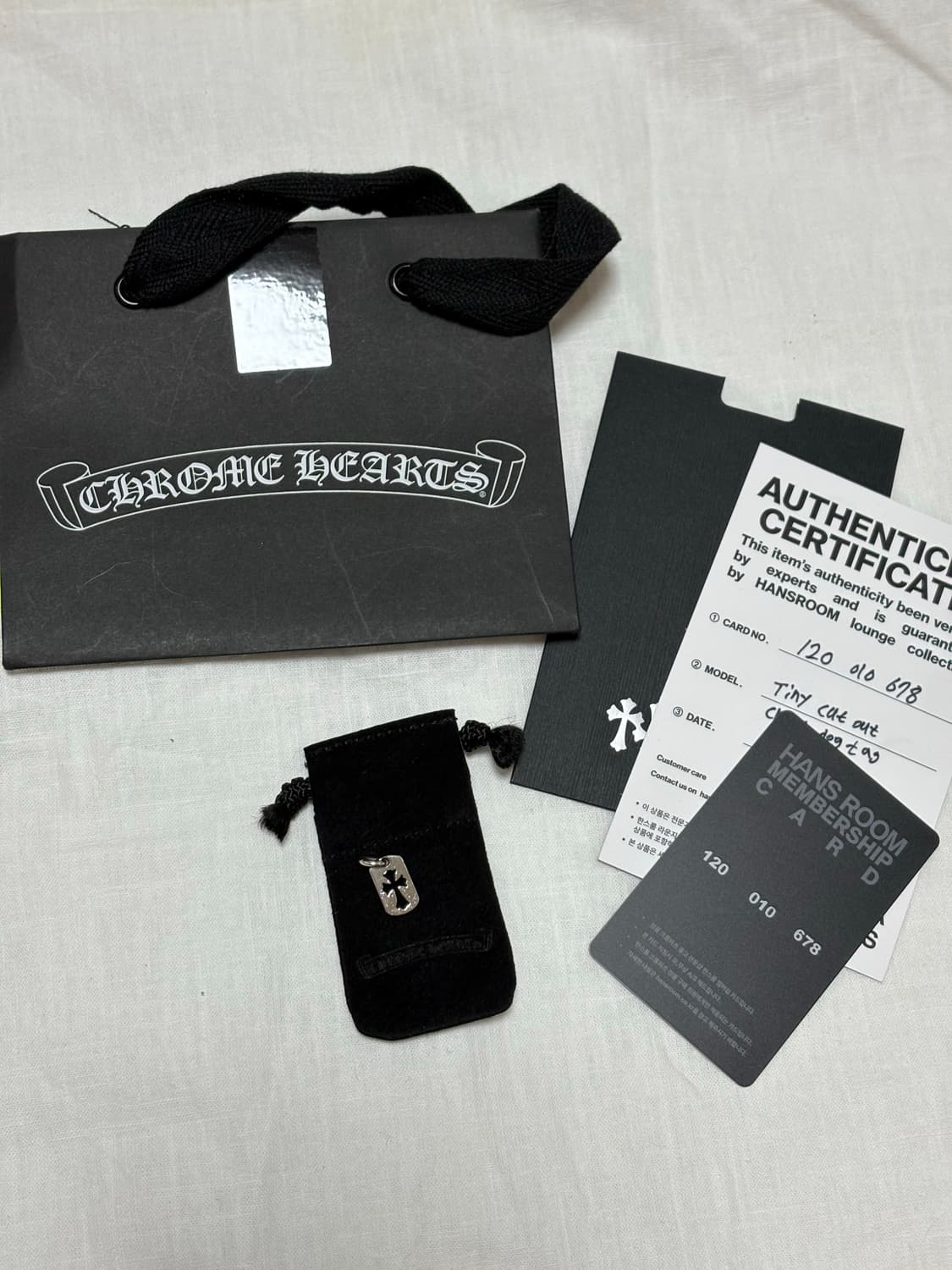 크롬하츠 타이니 크로스 컷아웃 도그택 상품이미지1