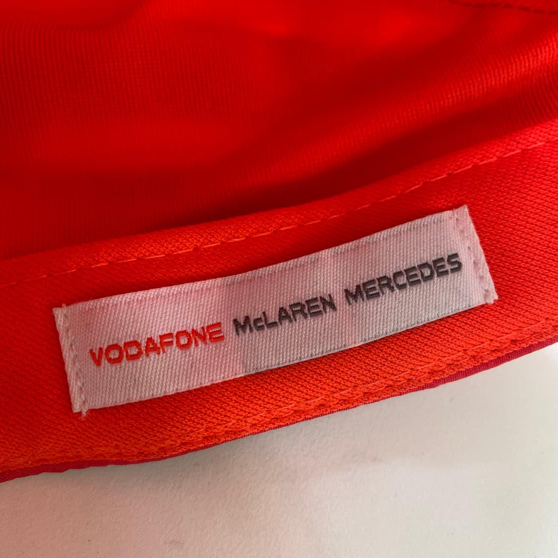 보다폰 맥라렌 메르세데스 F1 팀 캡 - 레드 상품이미지5