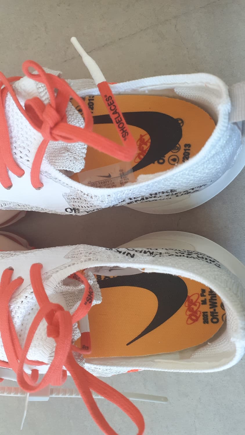 나이키오프화이트 에어줌템포 넥스트 솔라레드 280 상품이미지3