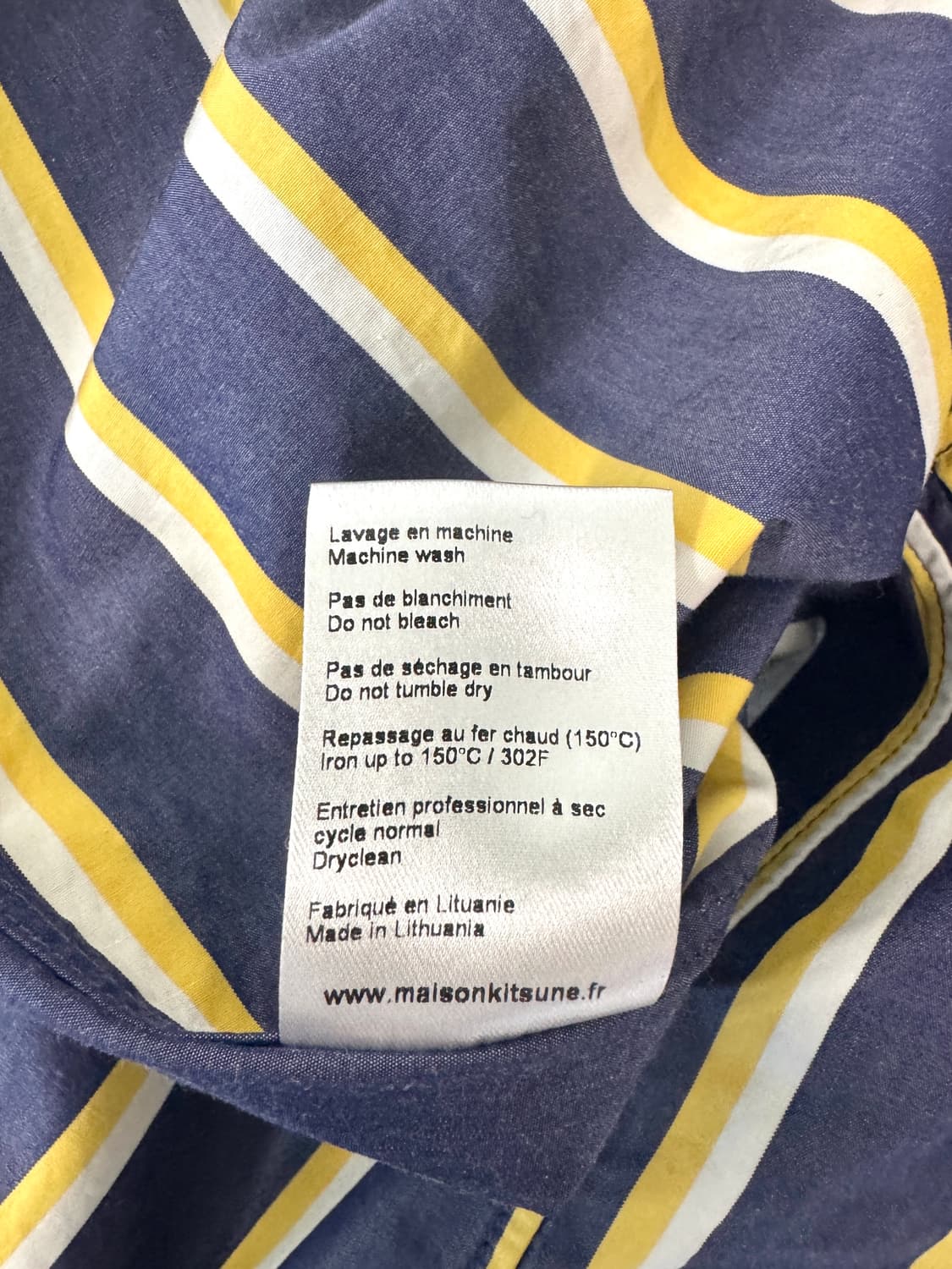 MAISON KITSUNE 메종키츠네 폭스자수 네이비 옐로우 스트라이프  상품이미지8