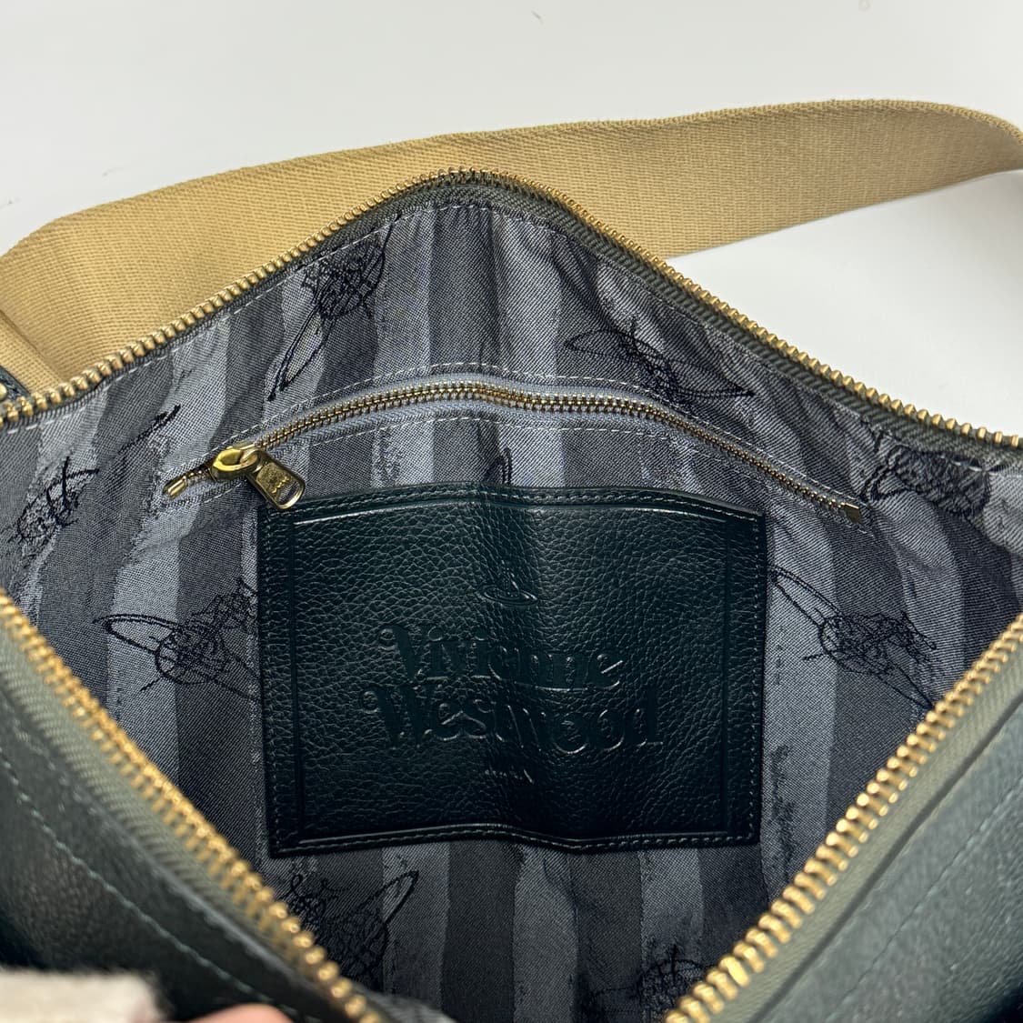 [국내매물없음] 비비안웨스트우드 크로스백 상품이미지6