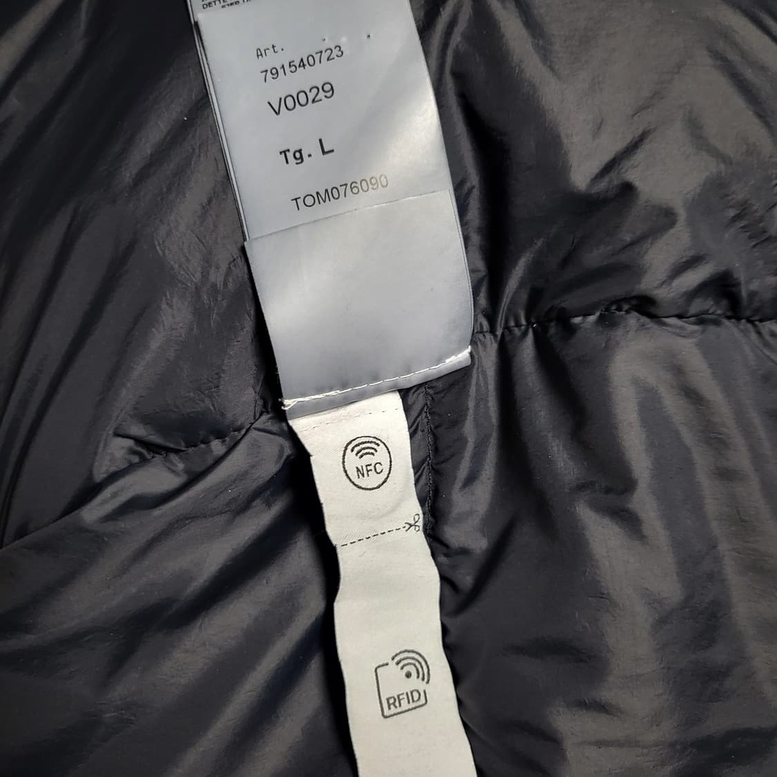 [정품] L / 23FW 스톤아일랜드 크링클랩스 후드 다운 패딩  상품이미지7