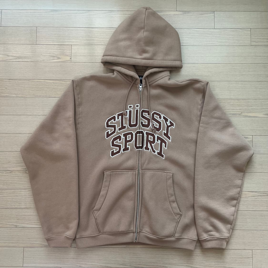 L)스투시 스포츠 후드집업 탄 (베이지) 상품이미지1