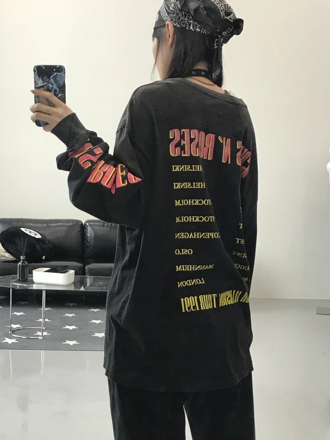H&M 블랙 프린팅 롱슬리브 상품이미지2