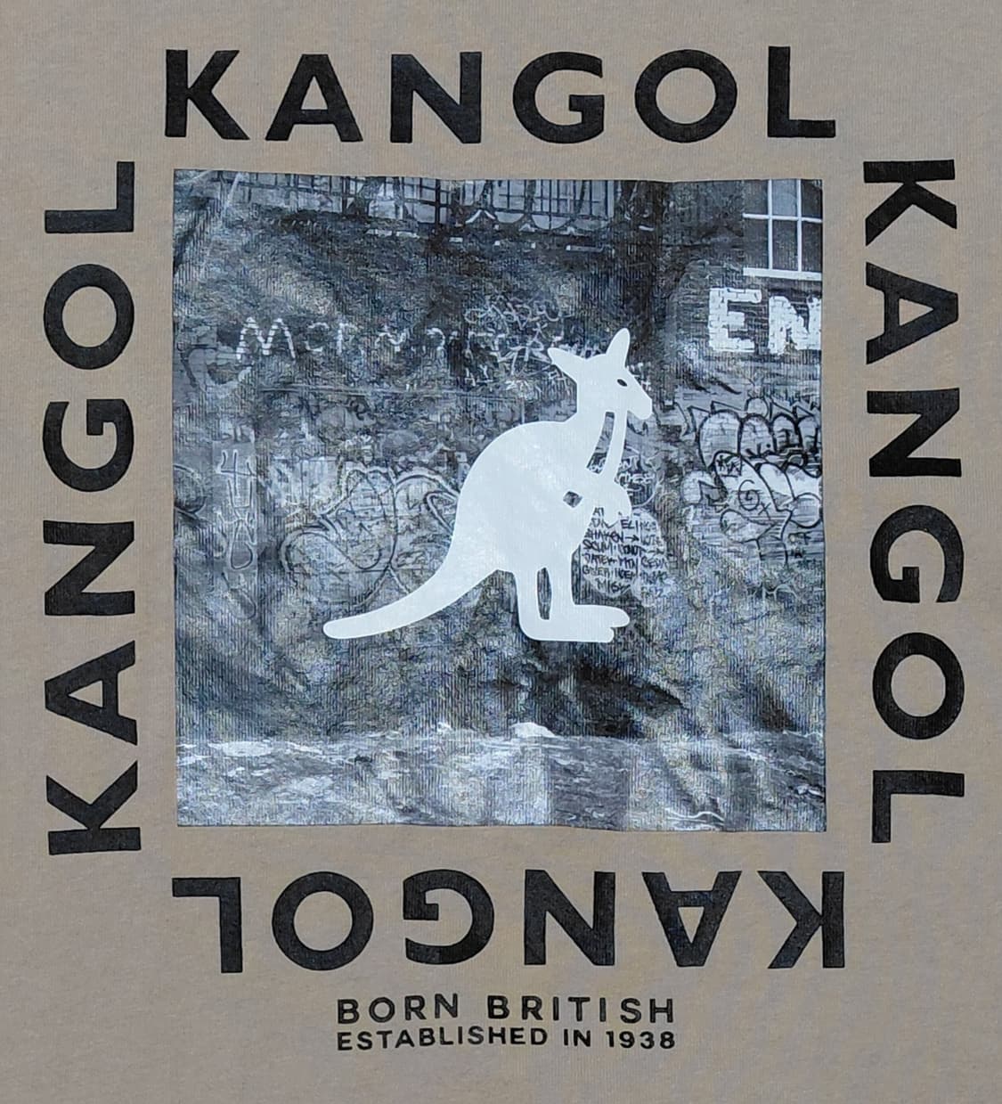 [M] 캉골(KANGOL) 그래피티 박스 로고 반팔 티셔츠 (베이지) 상품이미지5