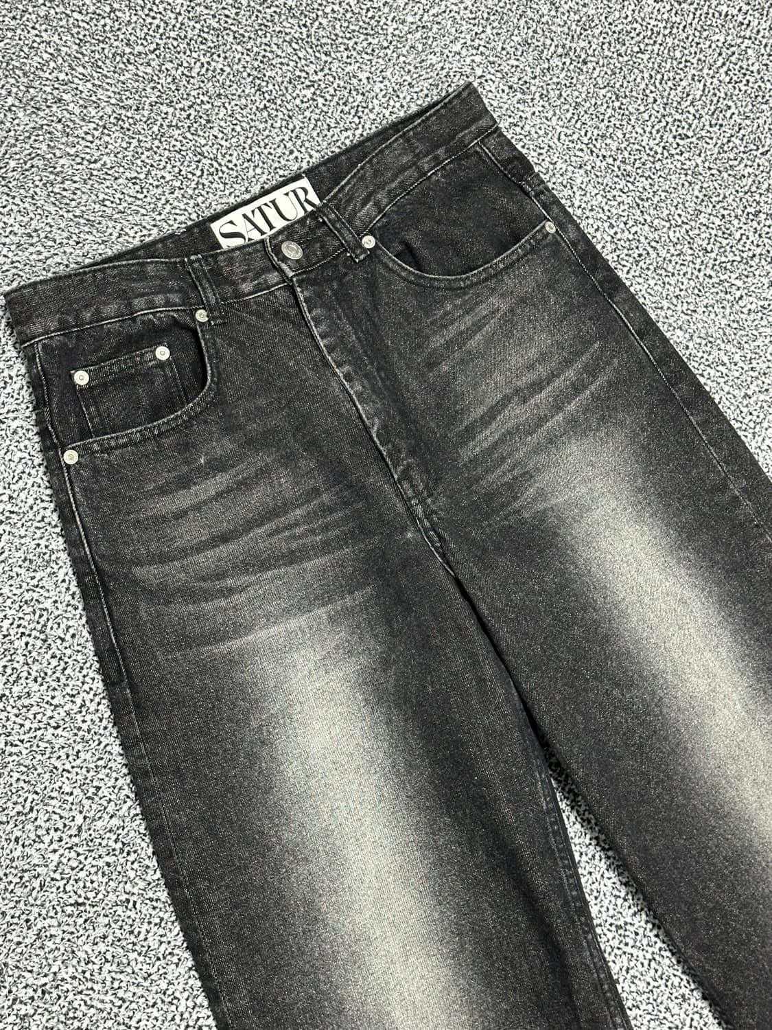 [ 세터 ] / 남성30 / 23년식 흑청 데님 바지 상품이미지2