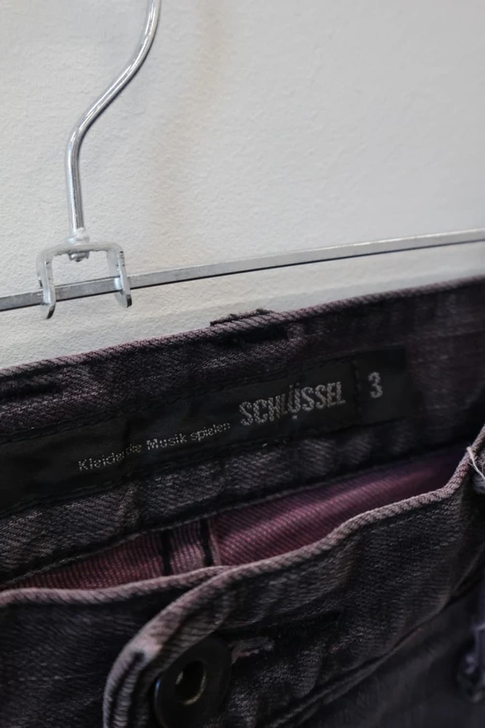 SCHRISSEL Zip Detail Slim Denim Pants 상품이미지6