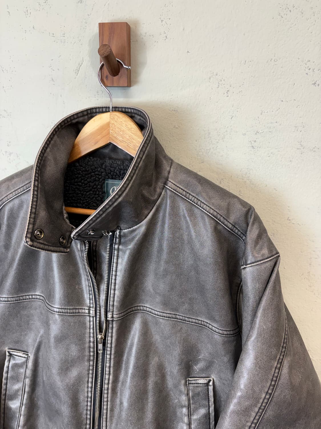 빈티지 그레이 비건레더 양털 봄버 자켓 상품이미지5