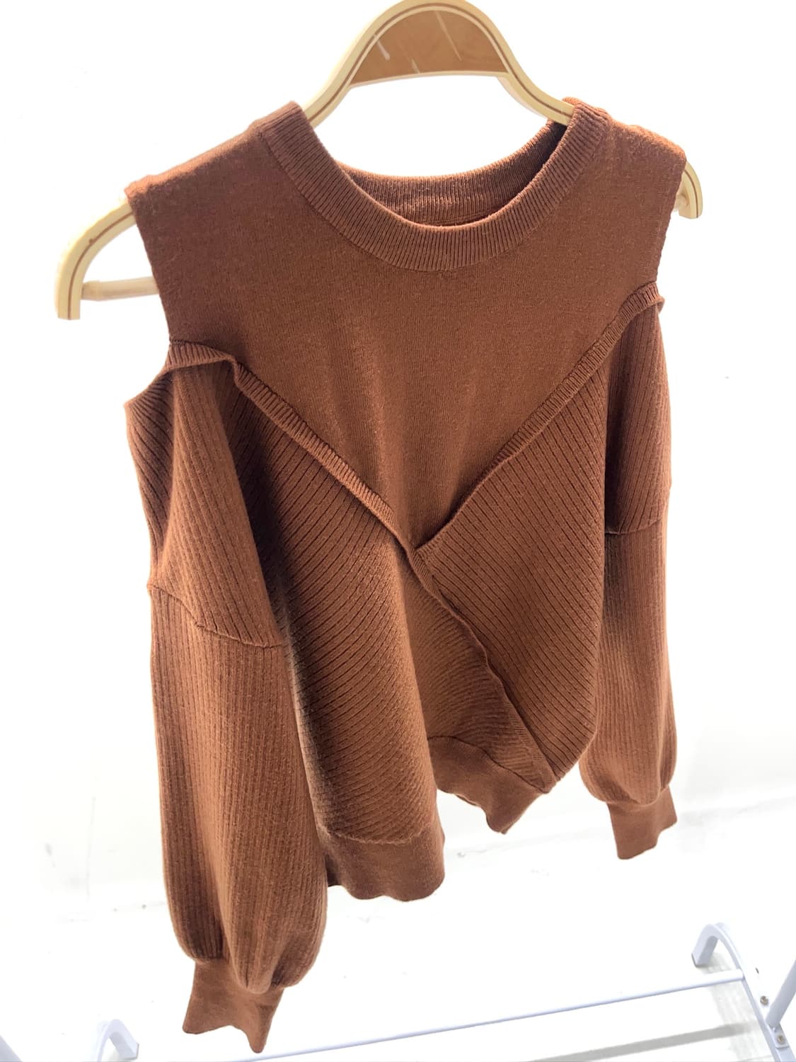Seam Detail Brown Knit 상품이미지1